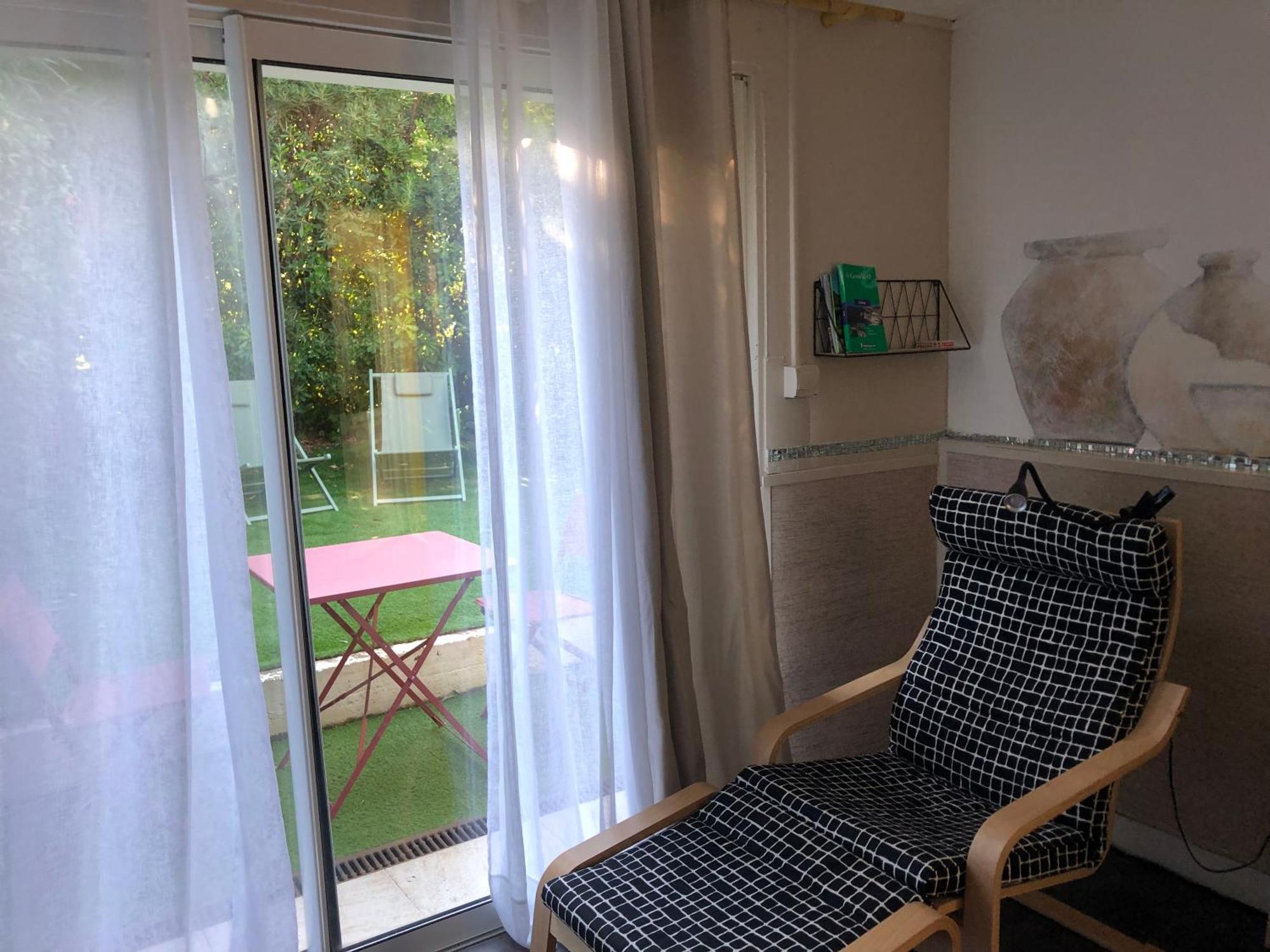 2 Pieces Independant Avec Son Jardinet Prive Hotel Borgo  Luaran gambar