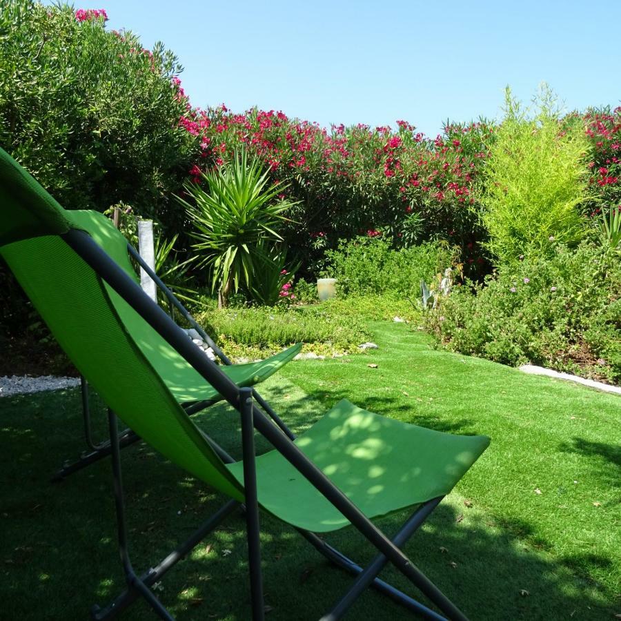 2 Pieces Independant Avec Son Jardinet Prive Hotel Borgo  Luaran gambar